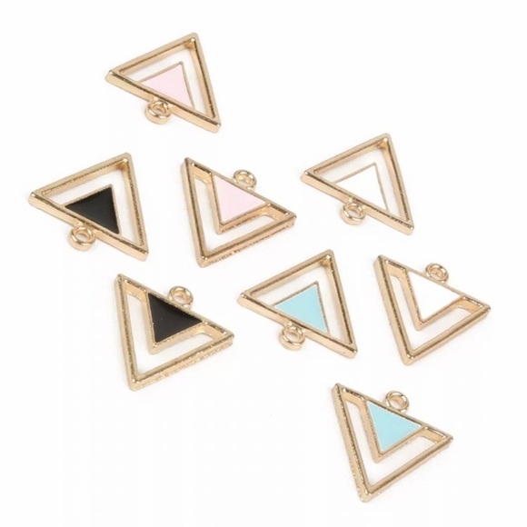 🔴 5 for $10 ONE Pink Gold Triangle Shaped Pendant Zinc Alloy Enamel - Picture 6 of 8